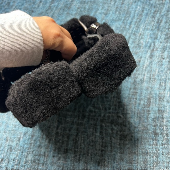 UGG Fuzz Yeah Slide Slippers Sheepskin Upper in Black - Picture 6 of 9